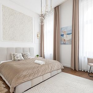 Deluxe Appartement met Twee Slaapkamers